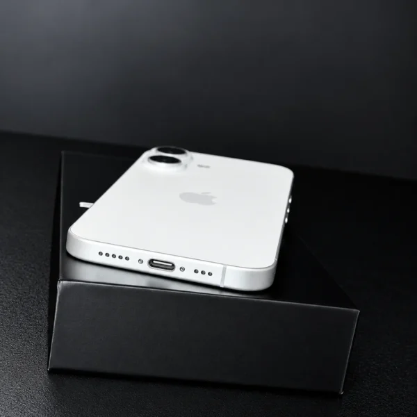 iPhone 17 White (biały) w Premium Box Smartfony.net, wersja z gniazdem karty SIM i eSIM - zdjęcie 1