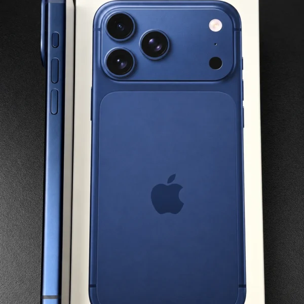 iPhone 17 Pro Max Deep Blue (głębinowy błękit) w oryginalnym pudełku Apple, wersja eSIM (bez gniazda karty SIM) - zdjęcie 1