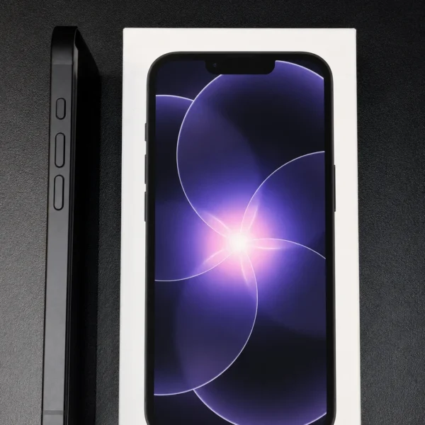 iPhone 17e Black (czarny) w oryginalnym pudełku Apple, wersja eSIM (bez gniazda karty SIM) - zdjęcie 6