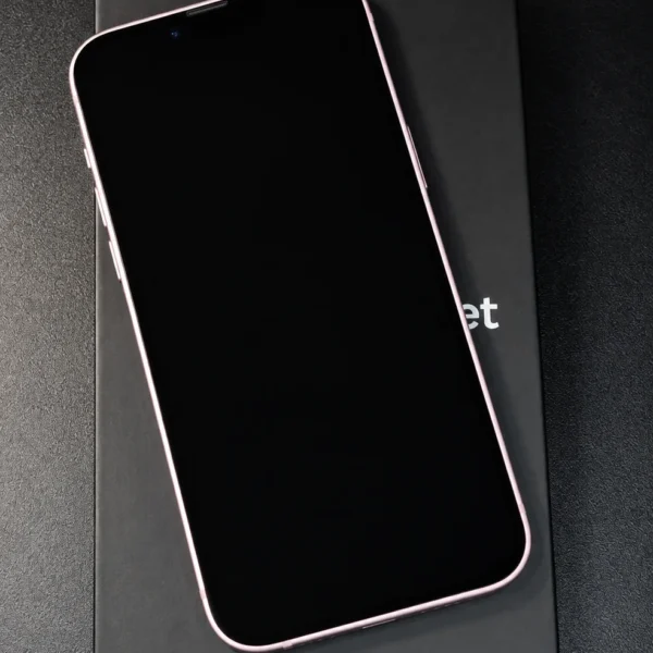 iPhone 17e Soft Pink (jasnoróżowy) w Premium Box Smartfony.net, wersja z gniazdem karty SIM i eSIM - zdjęcie 12